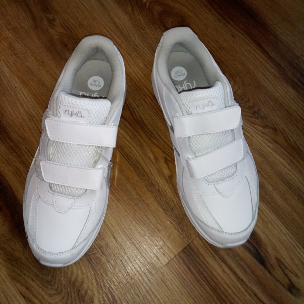 NWOB Ryka White NonSlip Womens Athletic Shoe